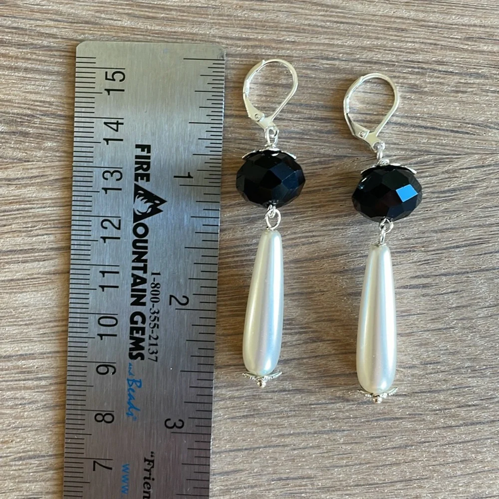 HAND CRAFTED DRAMATIC PEARL DROP EARRINGS White Oblong Glass Pearls Black Facets